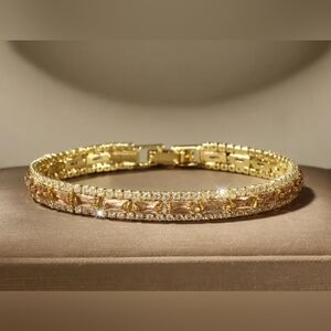 Luxurious Gold and Crystal Champagine Bracelet